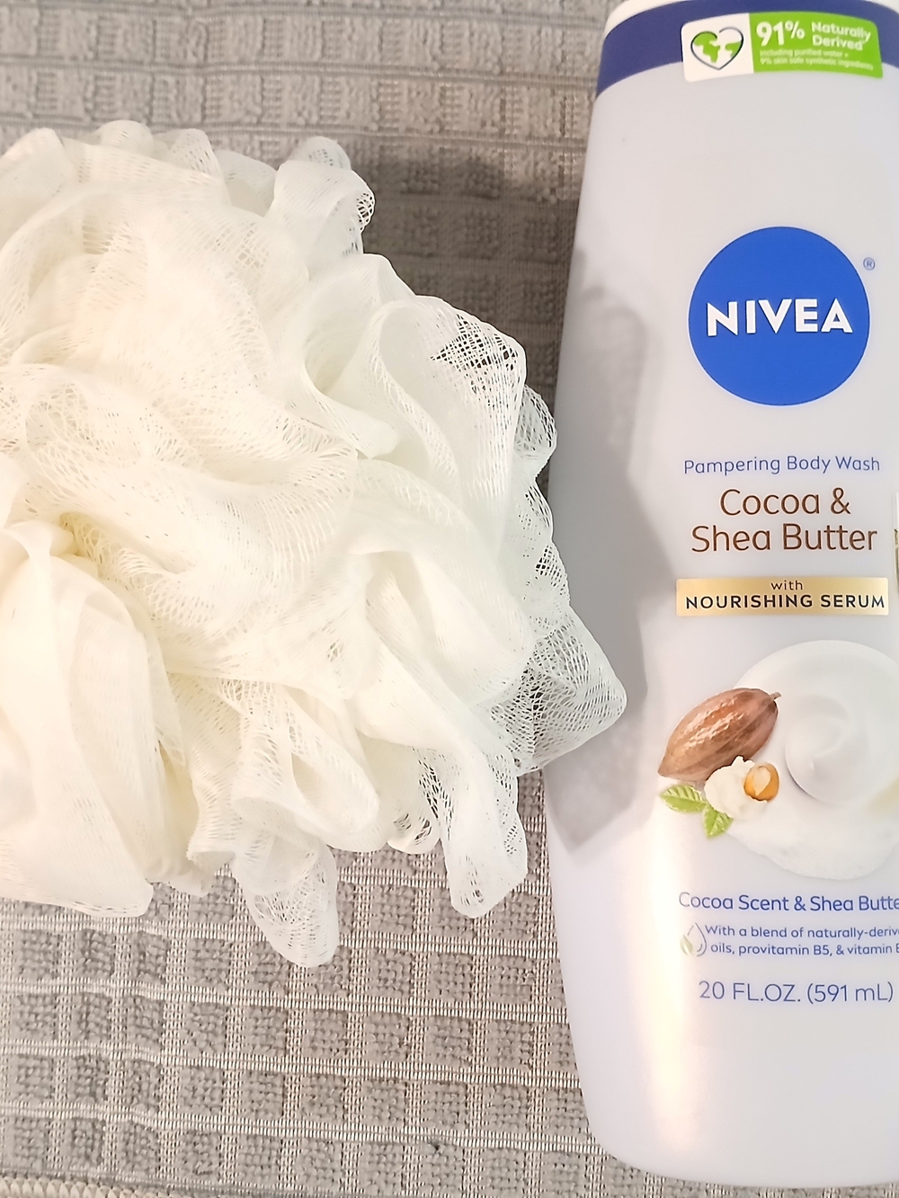Self Care NIVEA Cocoa & Shea Butter Body Wash With Loofa